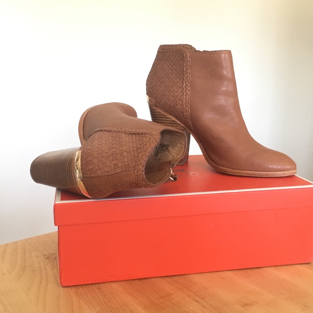 Barley worn Coach Heidi distress leather booties - Picture 1 of 8